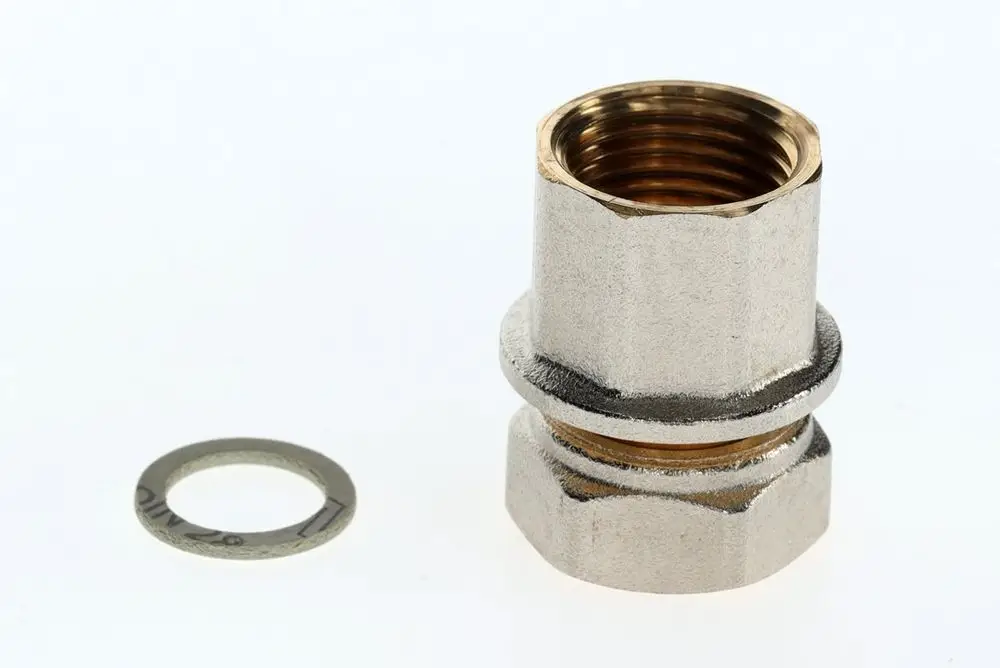 BOSCH Verschraubung aus Metall mit Innengewinde, daneben eine Metall-Unterlegscheibe.